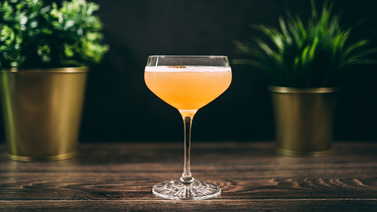 Make the perfect Christmas Spice Daiquiri!