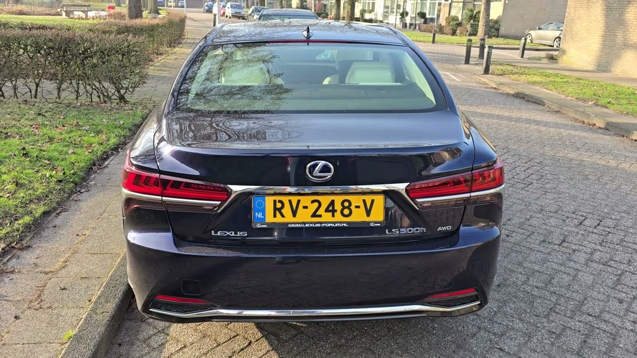 12 volt battery charger Lexus LS 500h