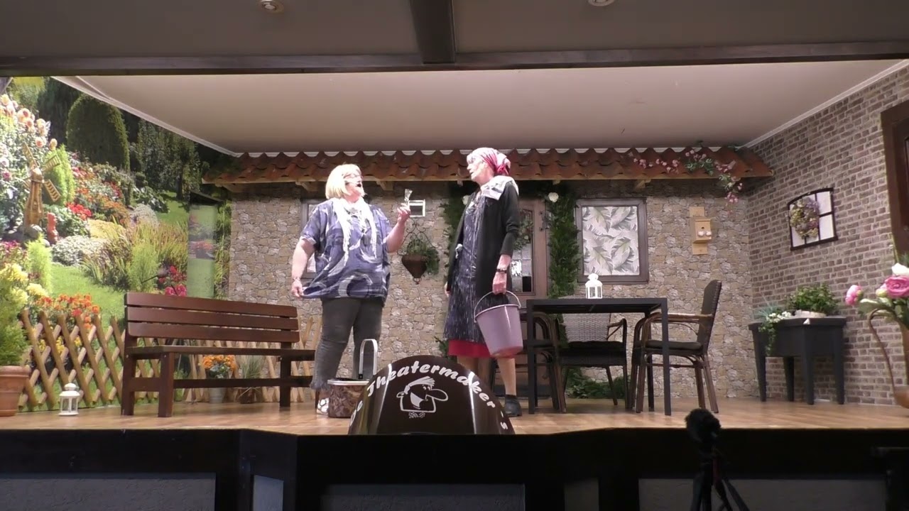 2025 Theatermakers Greun Hochtied Mit D&uuml;ster Wulken