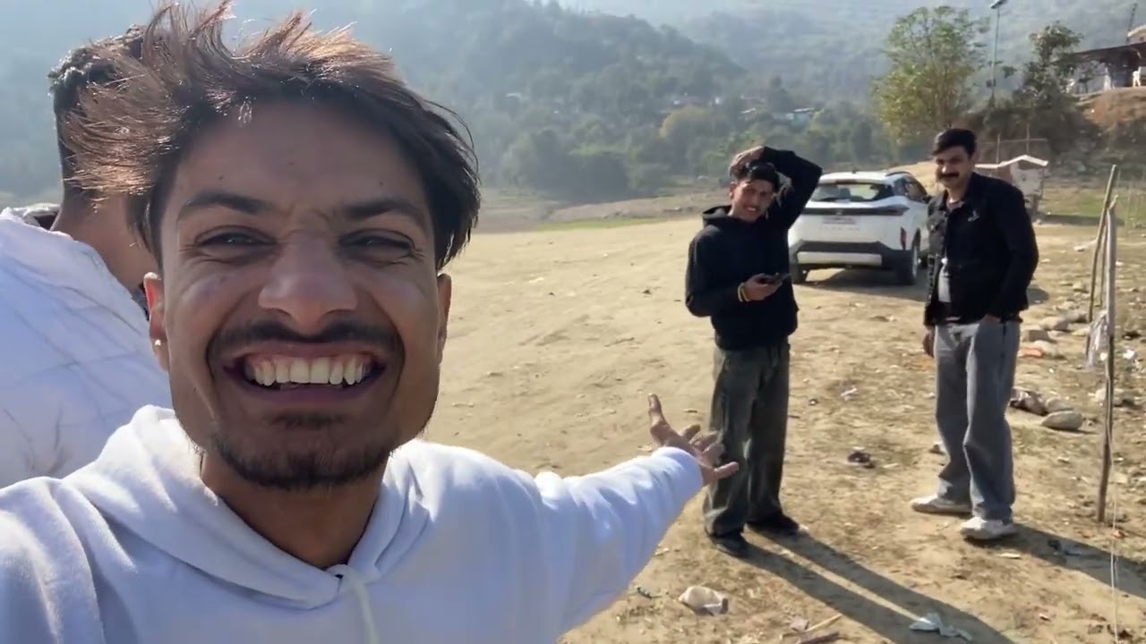 Apne bhaiyo k sath bnaaa una garib dass jaane ka trip 😈