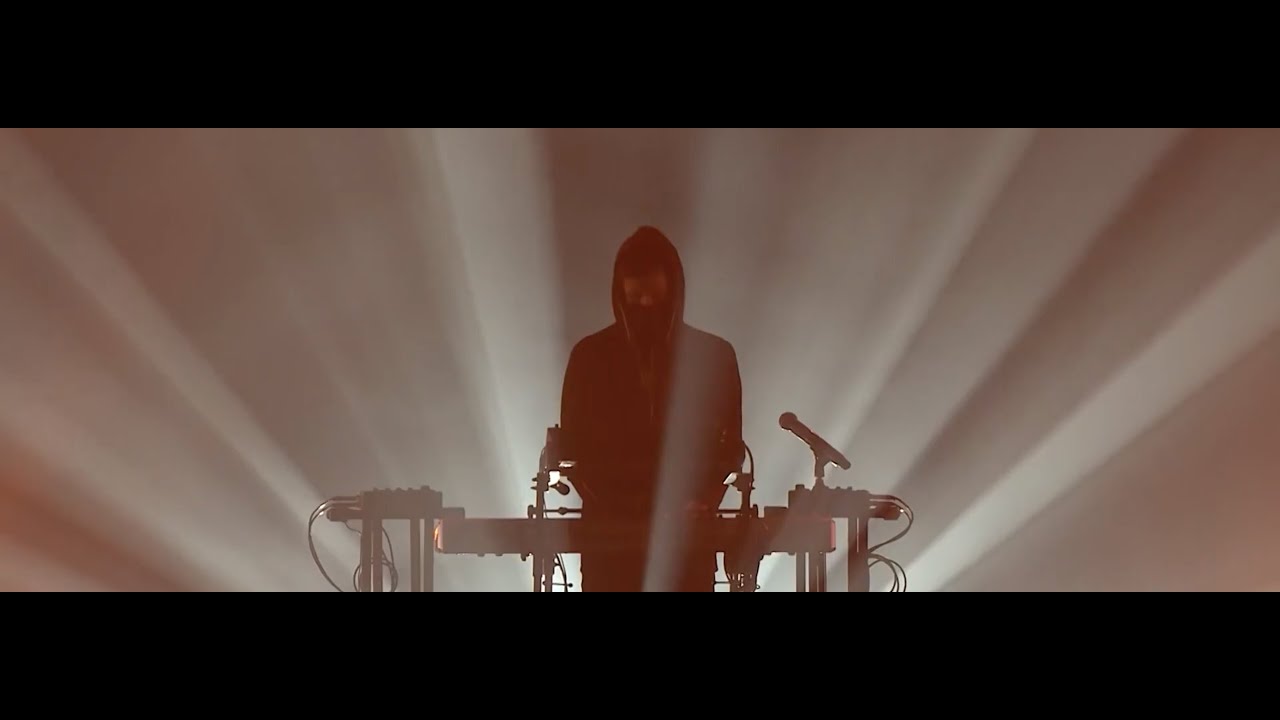 Alan Walker - Different World (Live Performance at KKBOX Music Awards with Julia Wu)