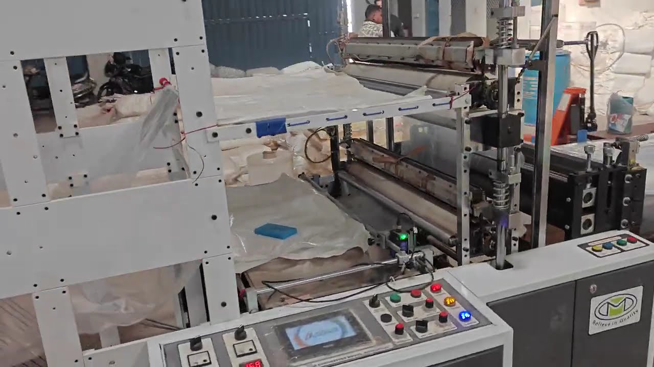 Liner bag cutting machine 7575012129