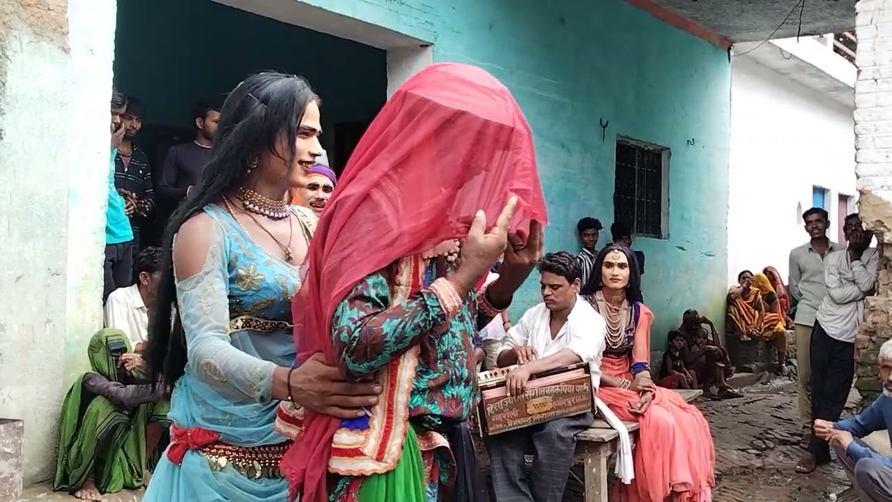बहरूपिया संगीत पार्टी गहरौली श्री प्रेमचंद निराला जी और सक्कू भैया परिहार गहरौली
