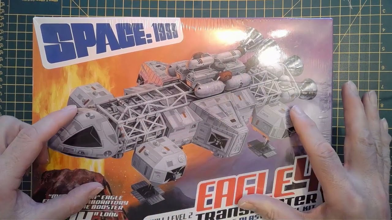 Building the MPC Space 1999 Eagle 4 - Part 1 - Unboxing