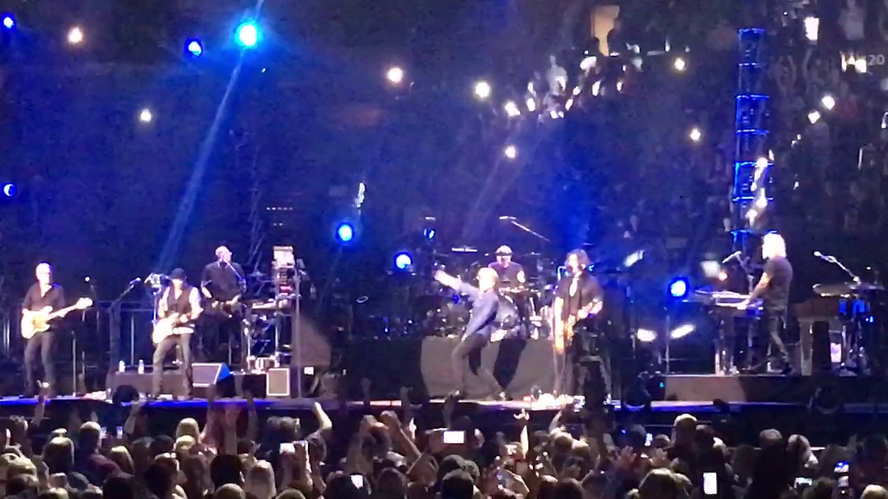 Bon Jovi - Livin' on a Prayer (encore) 2/10/2017