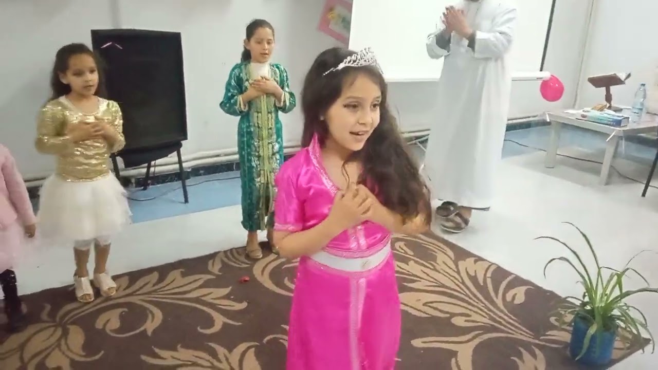 رقصة استعراضية على نشيد عليك رسولي من أداء فرقة نادي البراءة لجمعية الشعاع