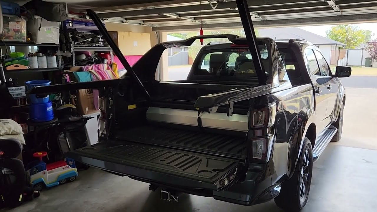 2023 Isuzu Dmax XT Roller Shutter & Sailplane Removal