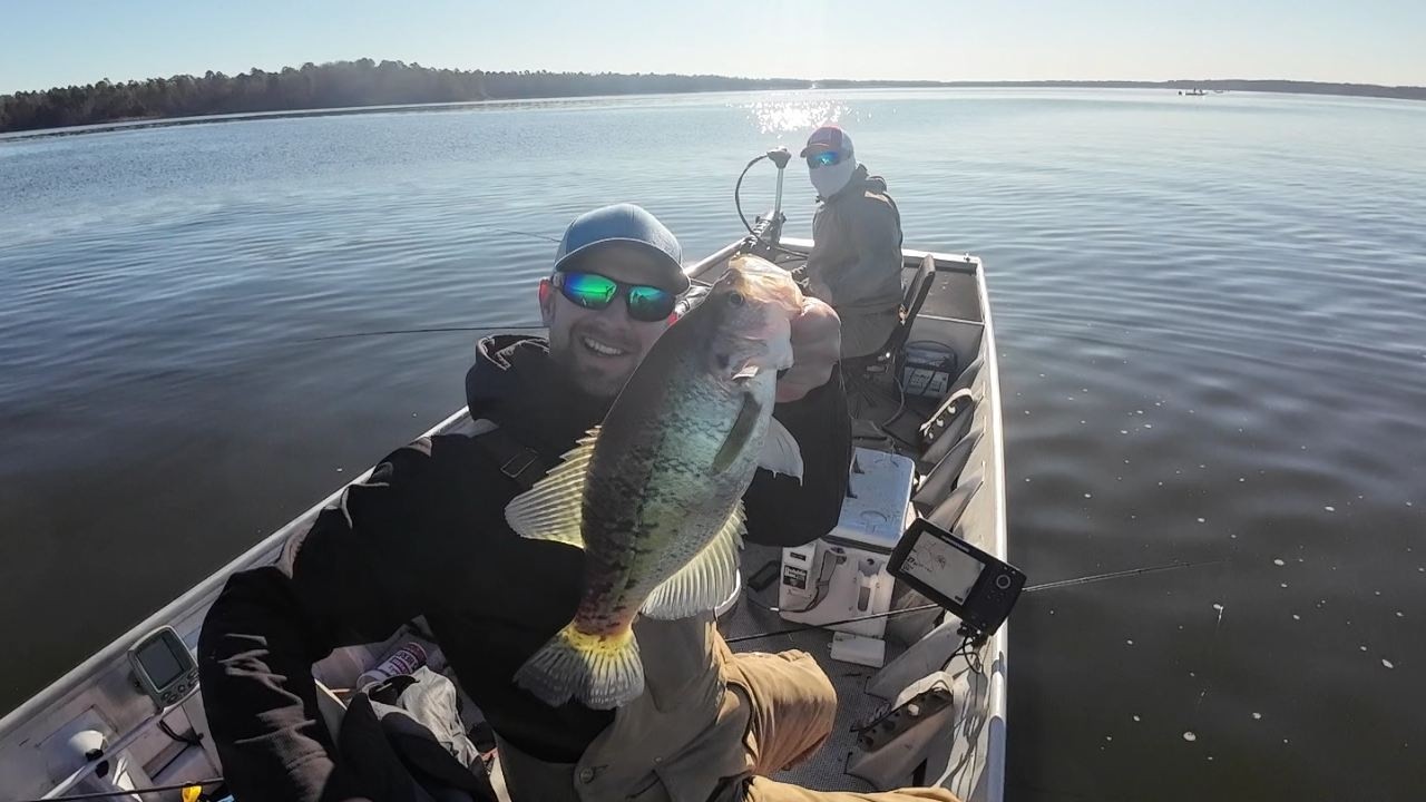 Morning CRAPPIE Madness!! 1 Hr