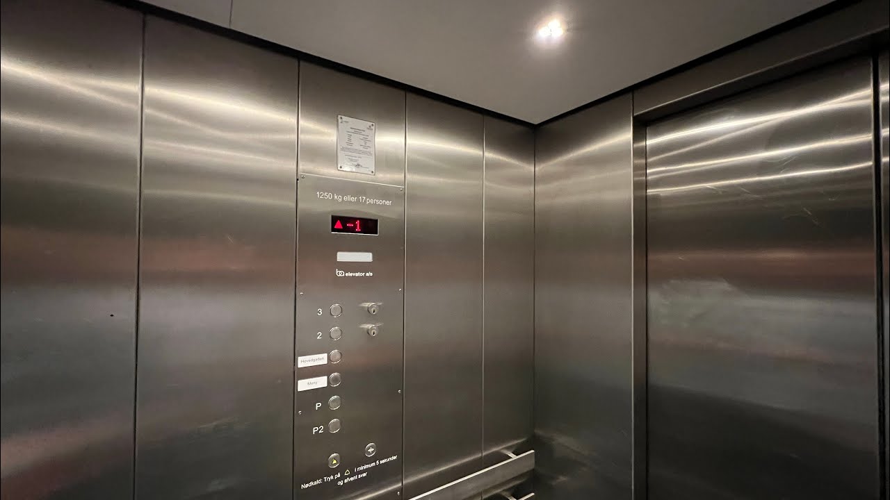 1997 KONE Bottom Driven Traction Elevator @ Meny Supermarket, Lyngby, Denmark.