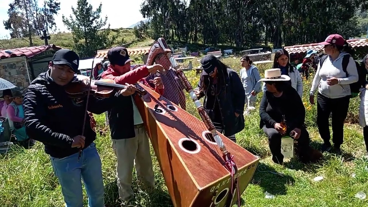Los Barrientos de Parinacochas 🎻🎶🎤                  Tema: La Orquesta, Escrito está por el destino.