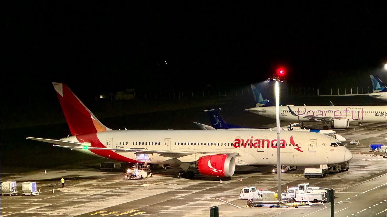 LIVE: Unplanned Landing Avianca Flight AVA121 in Ponta Delgada, Sao Miguel Azores Portugal #AV121