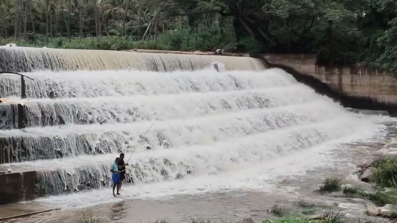 AnaiPillaiyar falls Bodinayakkanur 2 km  from BDNK Railway station #train #indianrailways  #railway 