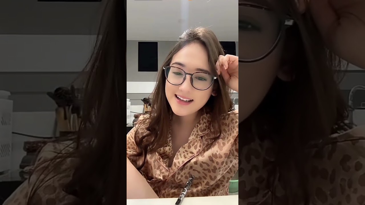Laura moane live tiktok pamer tali armor jangan di skipp