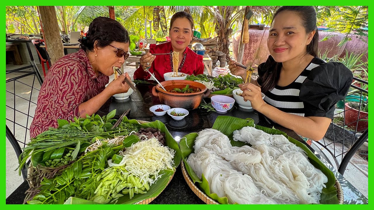 Make Curry Chicken For Khmer Rice Noodle! And Picking Fresh Vegetables Around Mother's Garden.