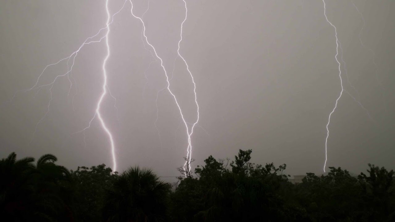 Loud Thunderstorm at Florida Tech (6/21/2018)