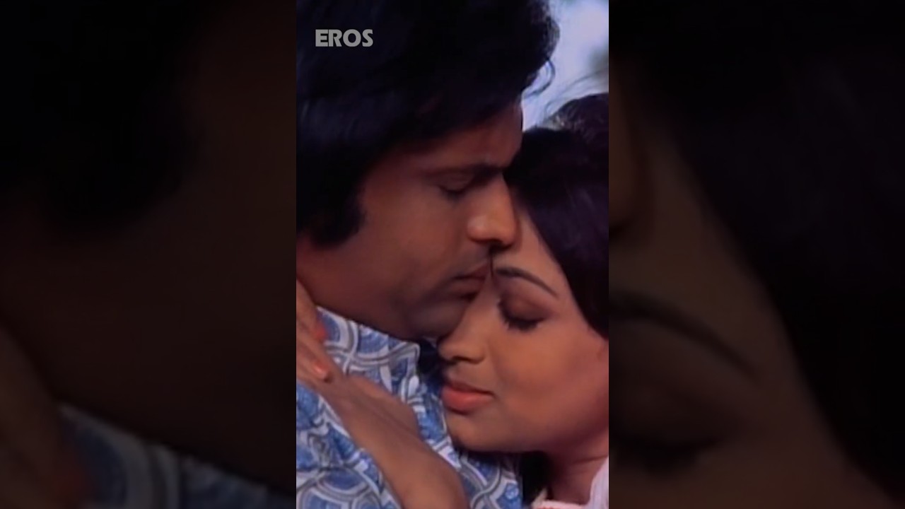 शशि, मुझे छोड़ दो&hellip; कोई आ जाएगा, कोई देख लेगा। Julie Romantic Scene