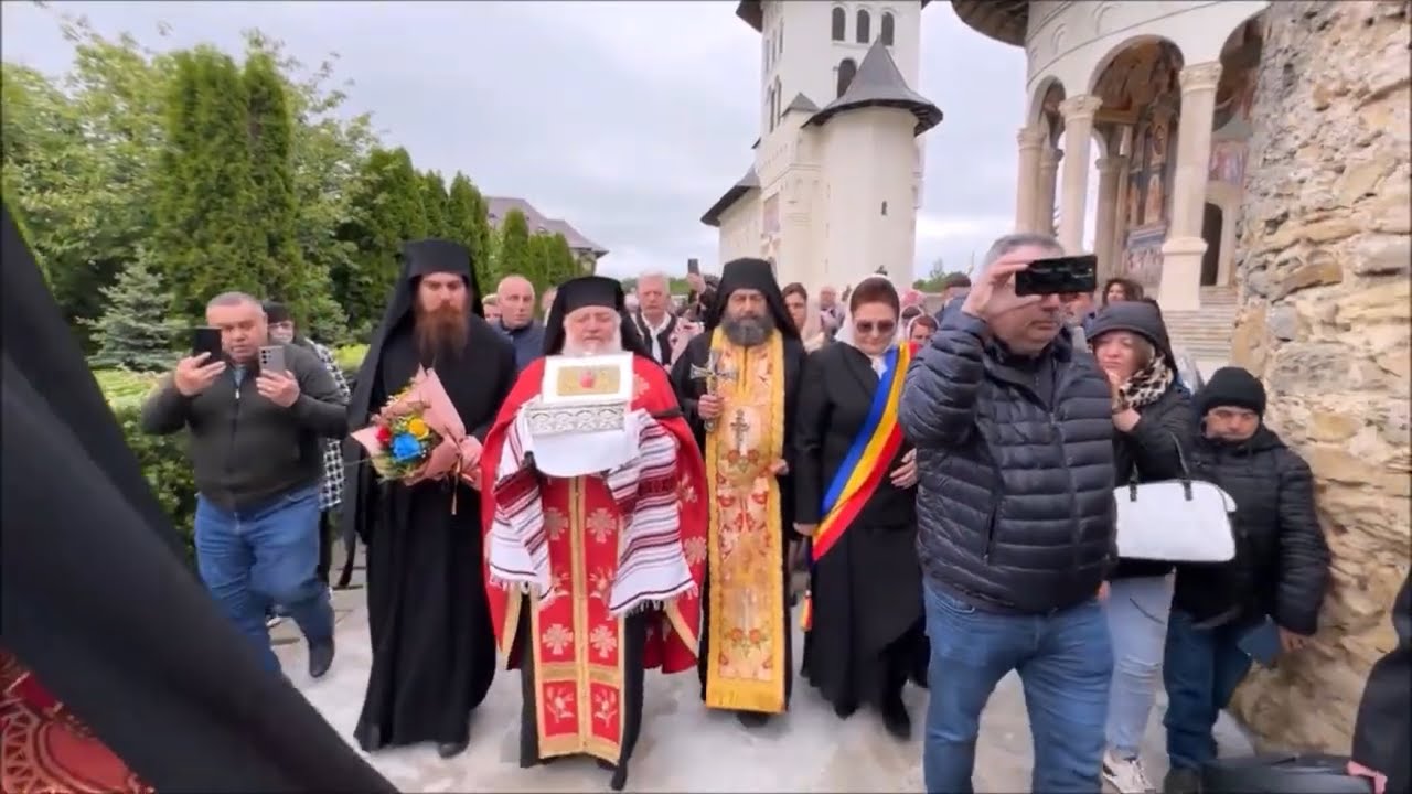 Acatistul Sfântului Mare Mucenic şi Tămăduitor Pantelimon