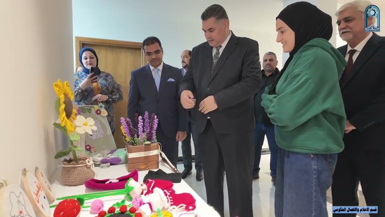 رئيس الجامعة يفتتح مختبر الوساط المتعددة