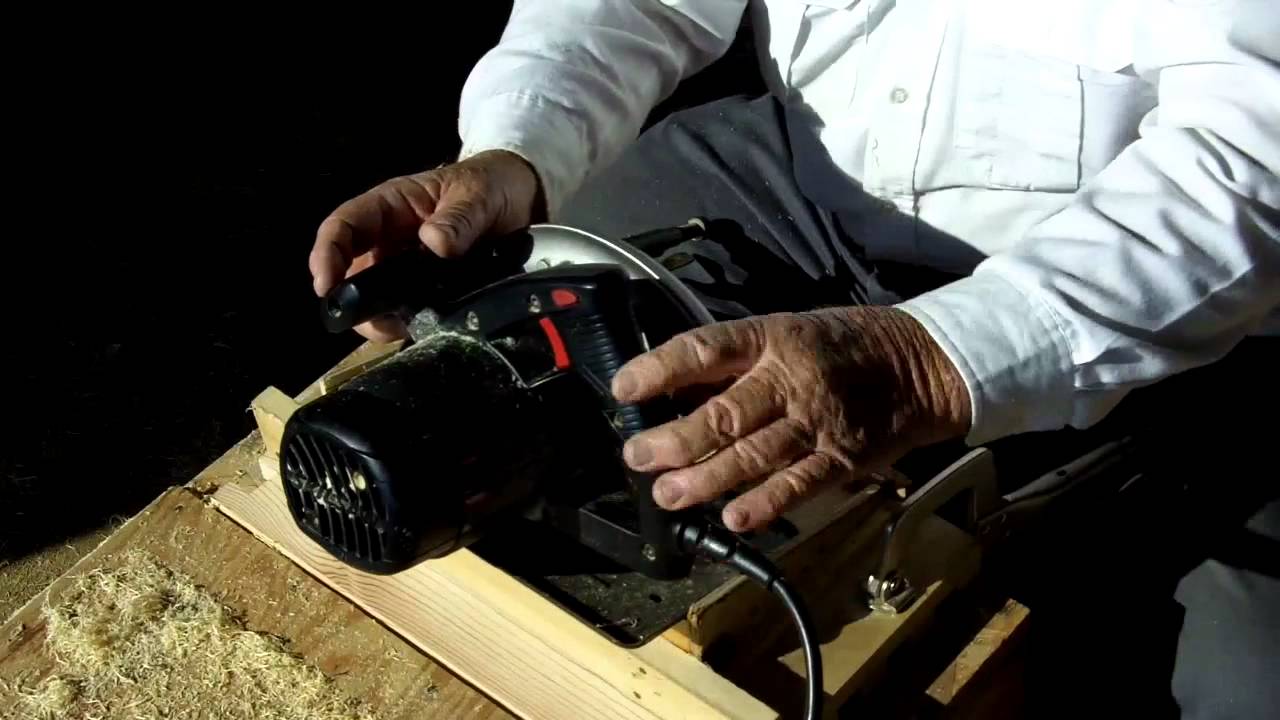 Making Handholds on Bee Boxes using a Circular Saw Safely