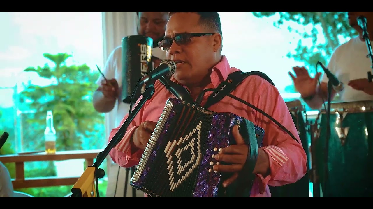 Juan Castillo y su grupo tipico Mi pequeno talisman