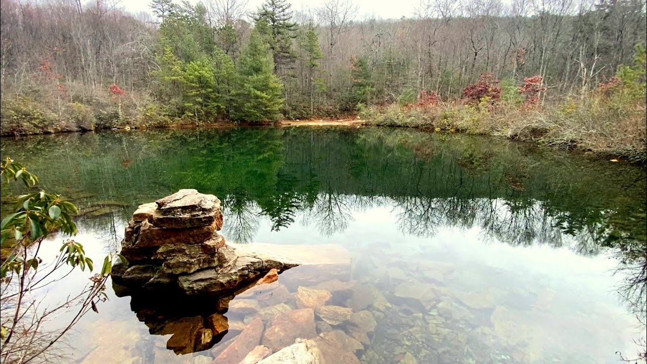 Emerald Pond: Scenic Drive and Hike in Virginia
