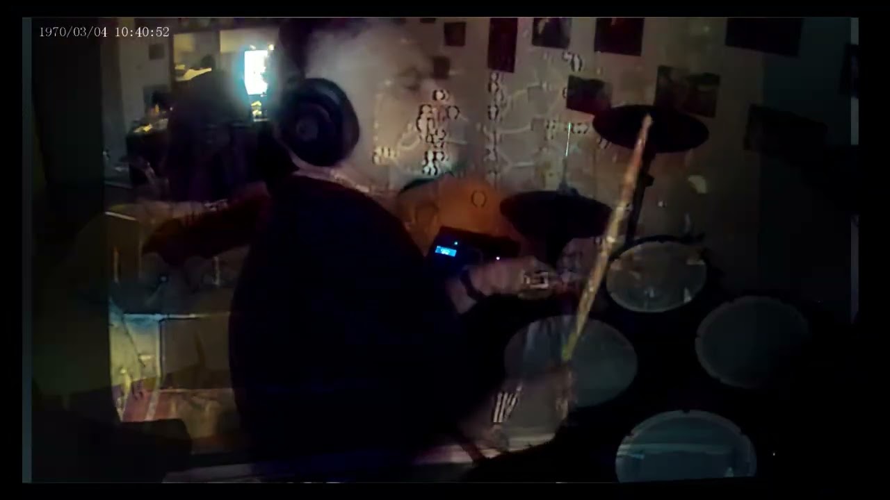 DrCo: Hommage a Johnny la peur live 1982/This song is the copyrighted property of its owner(s)