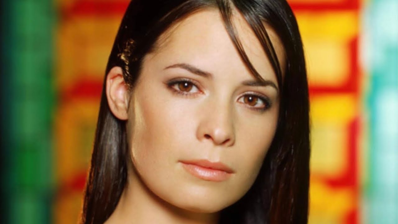 12 Sexy Photos of Holly Marie Combs