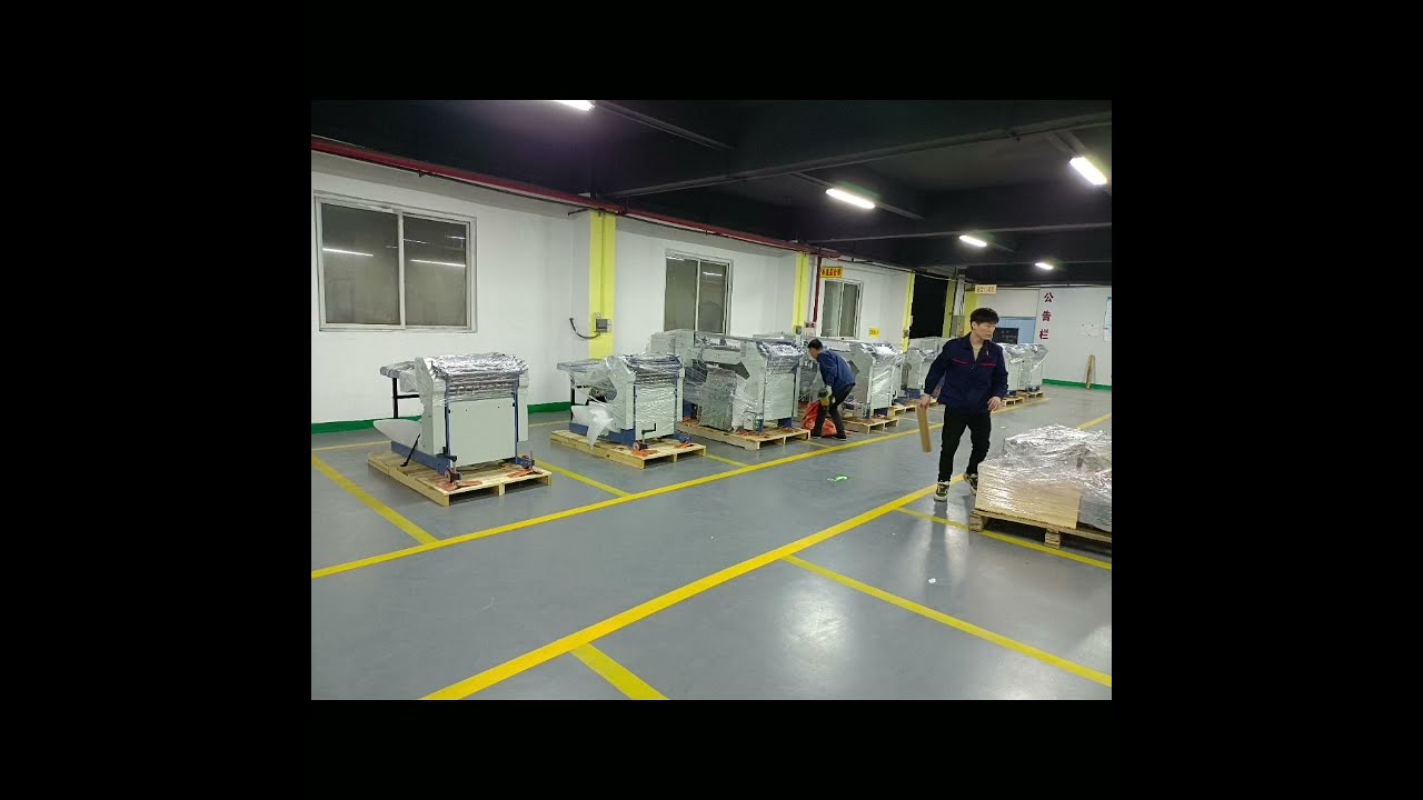 Buckle paper folding machine Pharmaceutical leaflet Folding Machine for manual of COVID-19 accine