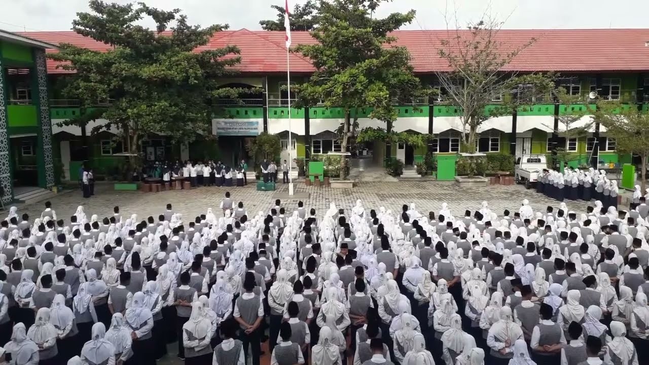 UPACARA BENDERA HARI SENIN