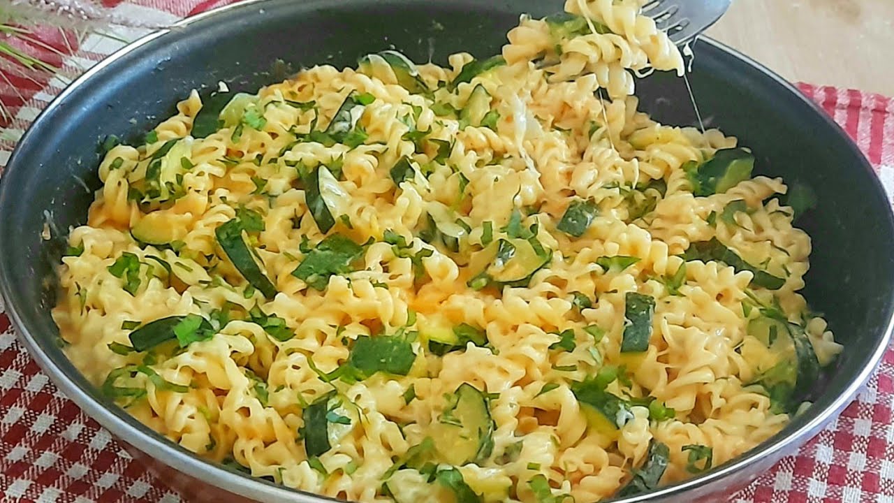 Je n'ai jamais mangé des pâtes et courgette aussi délicieux recette simple et rapide