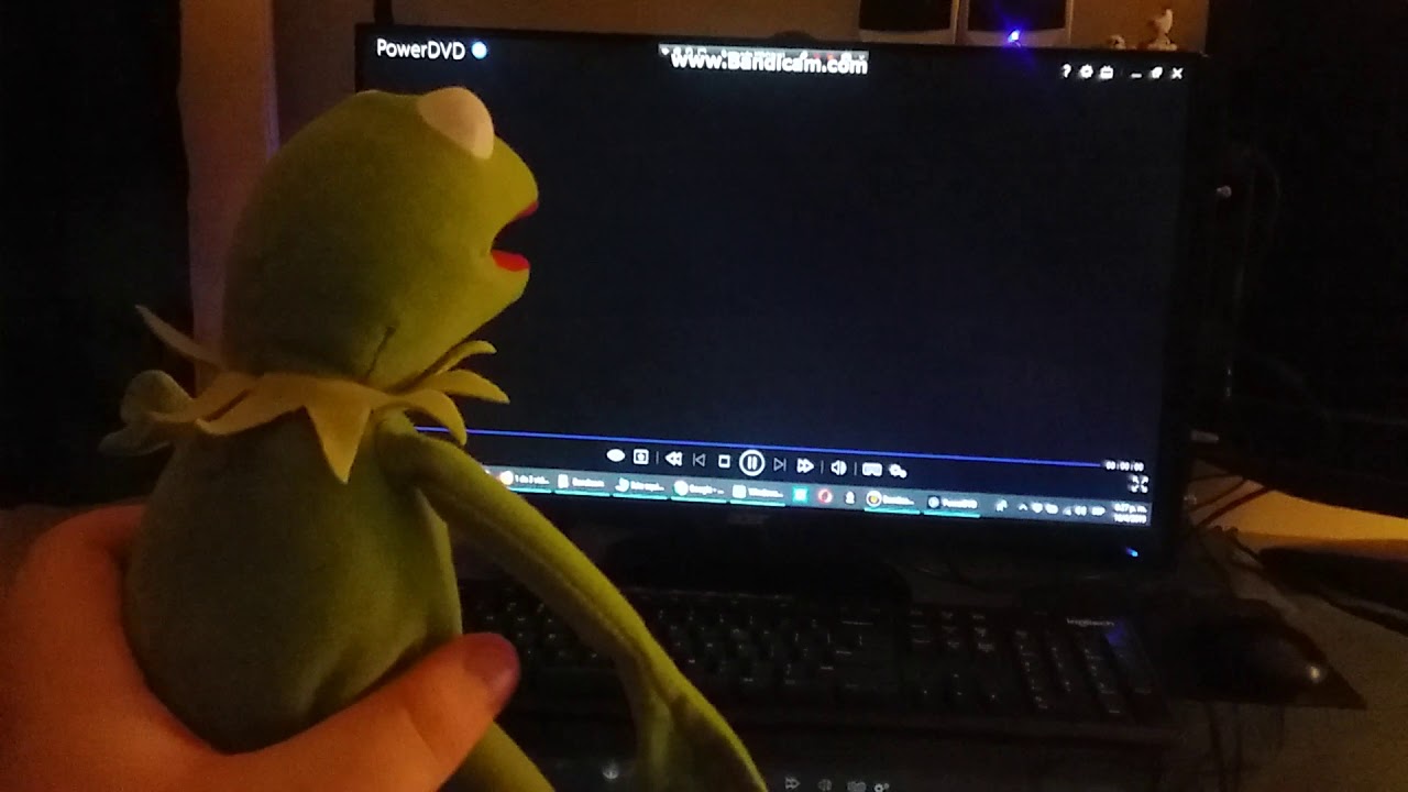 Kermit watches the THX logo and the Disney DVD logo