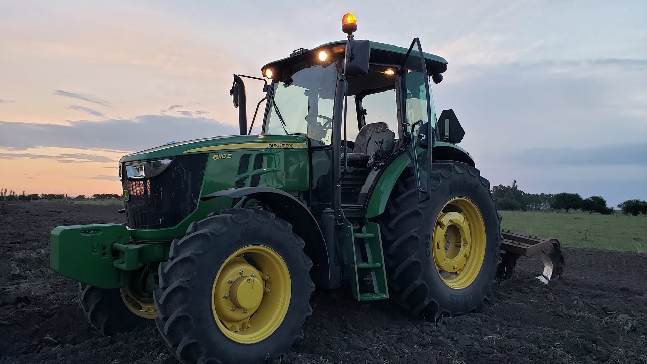 John Deere 6110E #1 | 3tractors