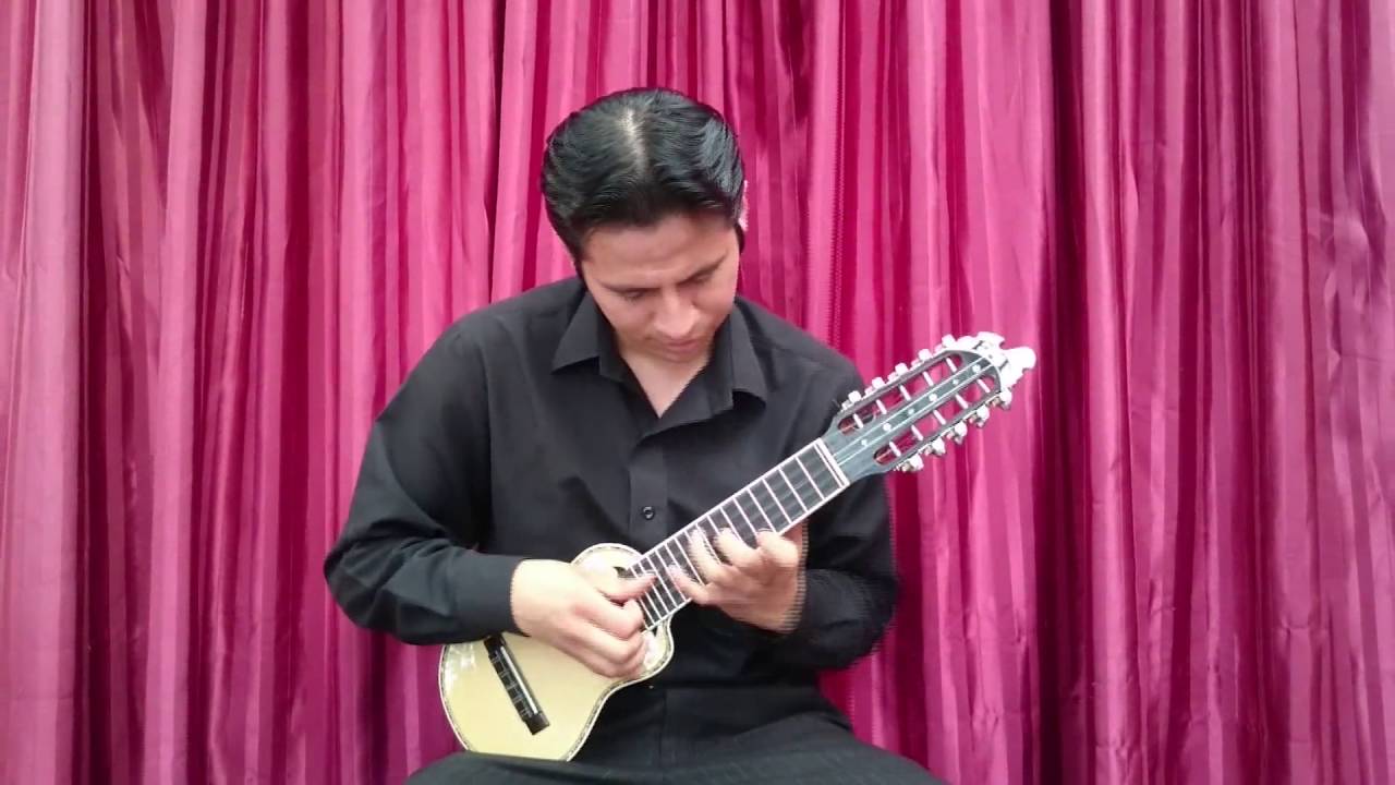 CZARDAS DE MONTI EN CHARANGO Interpretado por Walter Tobar