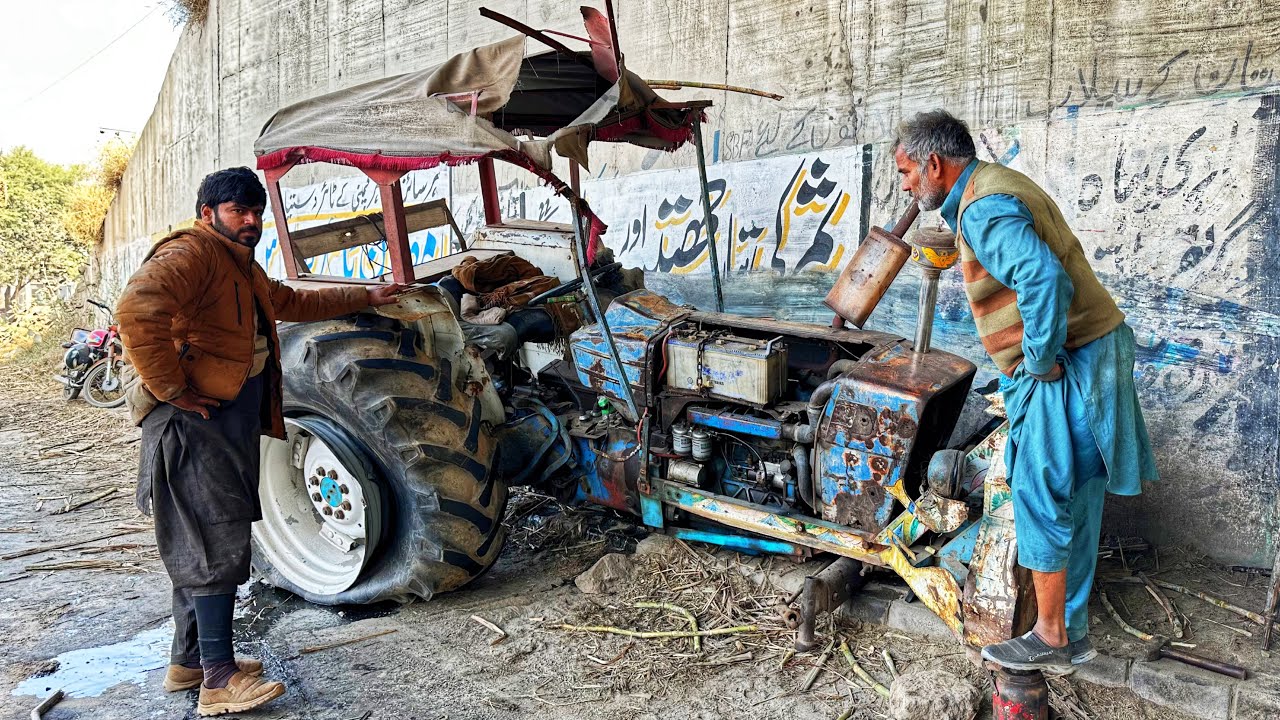 The Pakistani Tractor was carrying sugarcane when he slipped and hit a wall. 