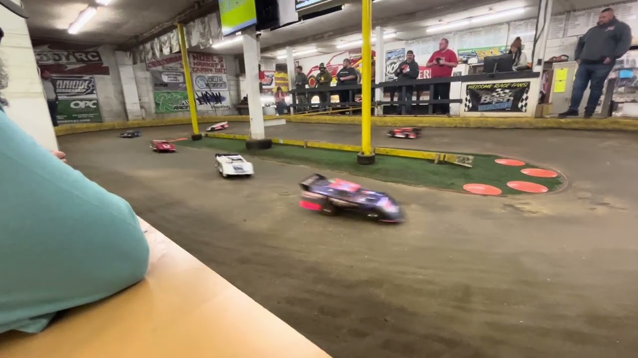 The barn raceway in Waverly  Ohio  1-31-2026 Traxxas crate  late model special.#rcdirtoval #traxxas 