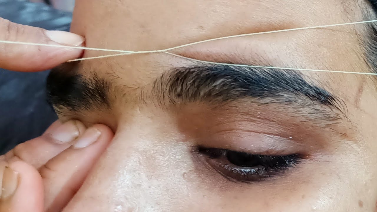 First Time (वर्जिन)आइब्रो में 5 मिनिट मे शेप दे /Virgin Threading,Eyebrow for the first time of girl