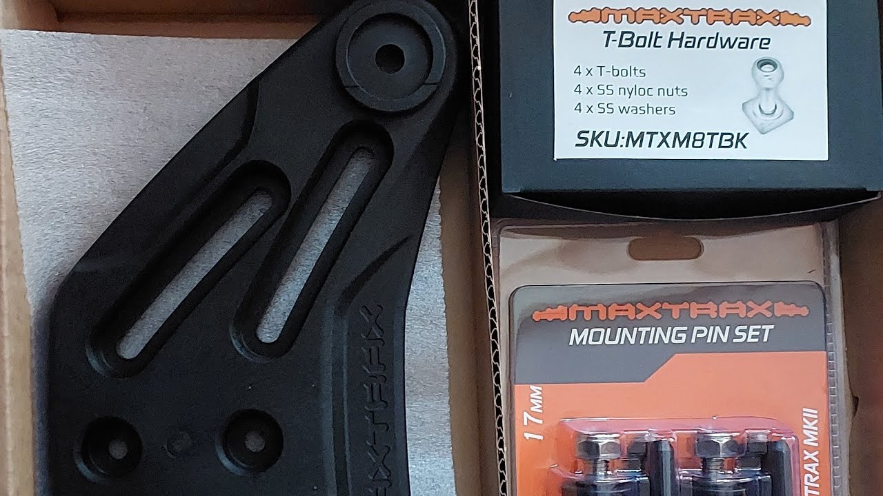 Maxtrax flat rack mount pajero sport montero sport mitsubishi roof rack cross bars Thule WingBar Evo