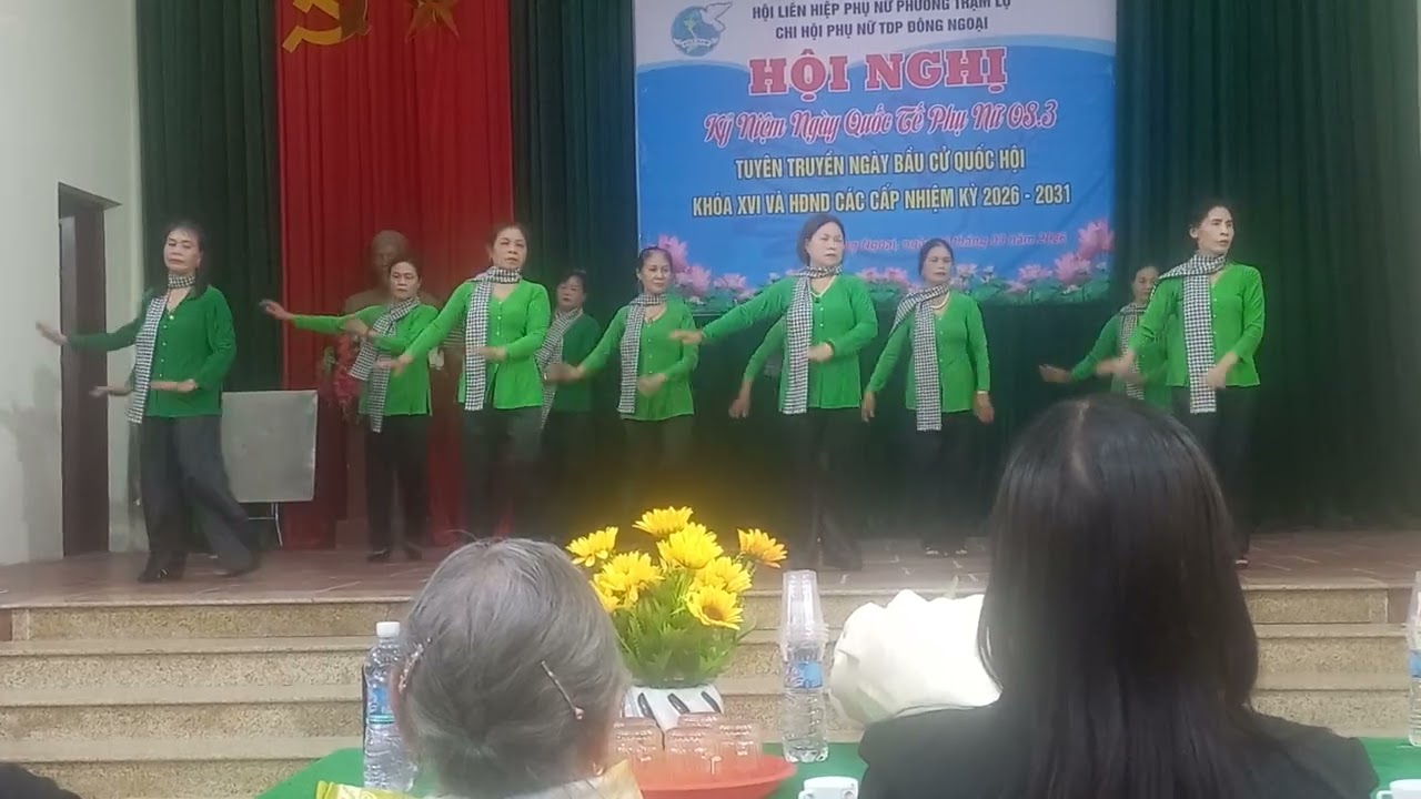 Mẹ việt nam anh hùng, clb dưỡng sinh đông ngoại. 