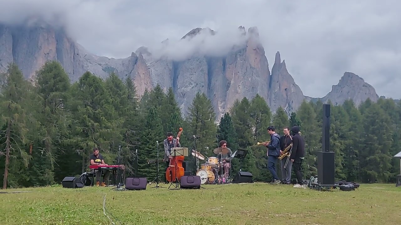 Felix Rossy Sextet live Ascending Stairs