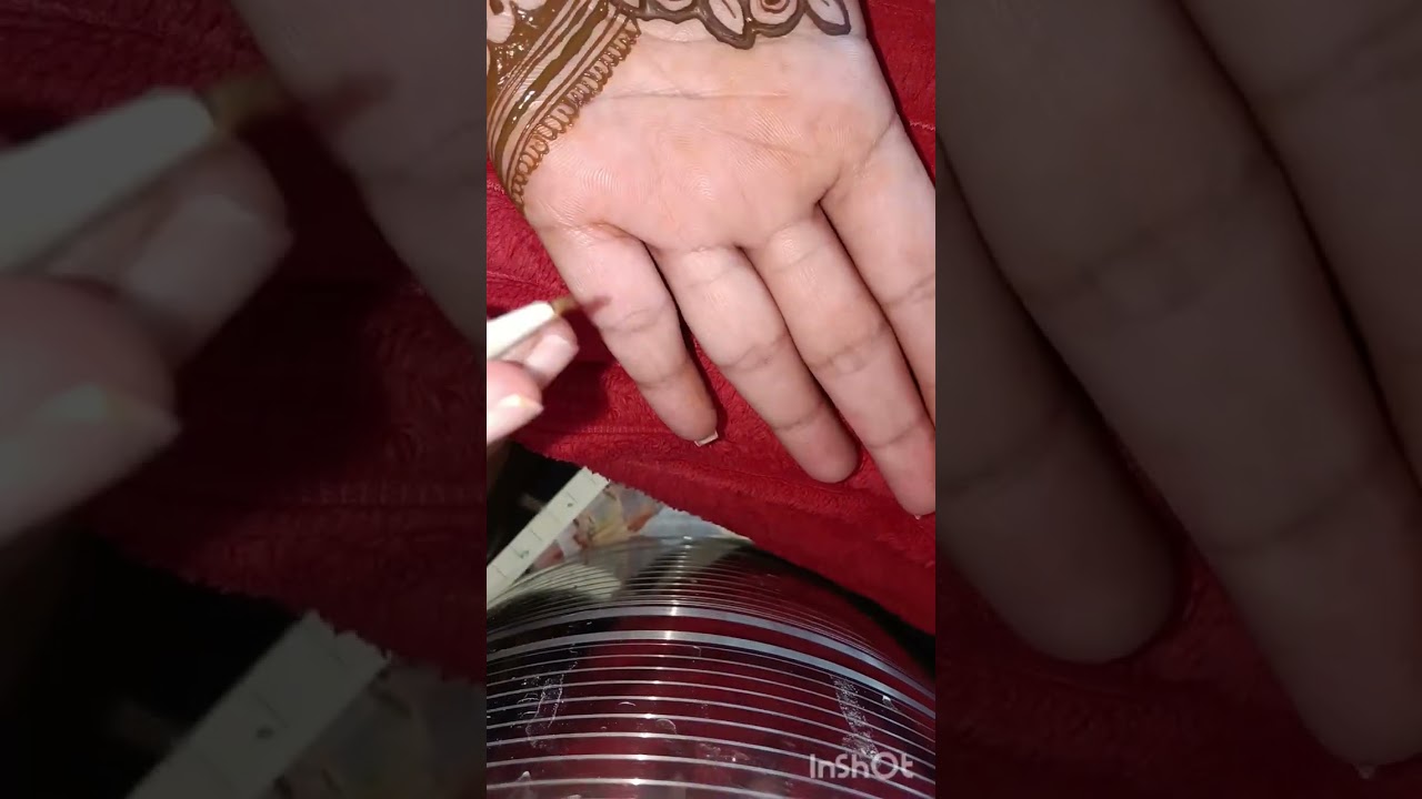 Beutifull front side  simple mehndi design 😍💫