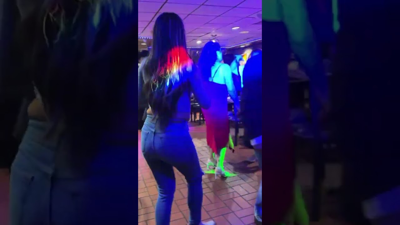 Algo de cumbia en vivo petición de la raza de Morelos ahí salió más o menos 🤪🔥🔥 saludos paisanos 