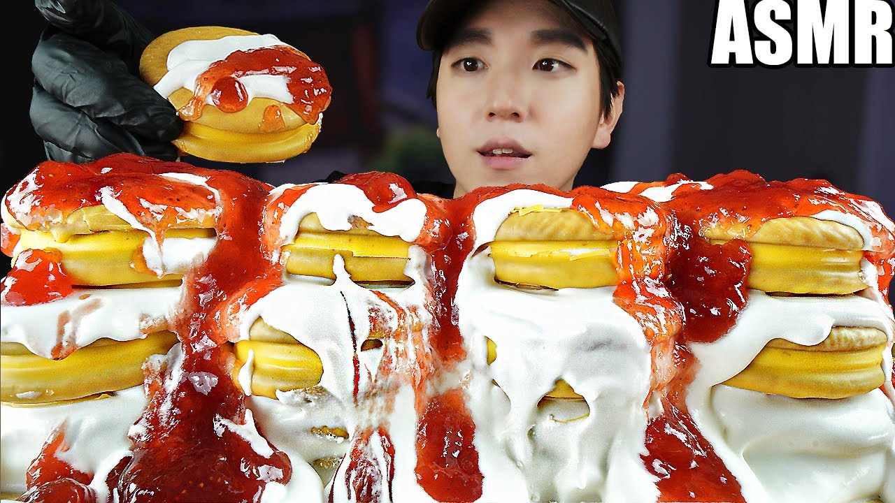 ASMR BANANA CHOCO PIE CAKE MUKBANG KOREANモッパン 韓国 男 お菓子 バナナチョコパイ 生クリーム イチゴジャム 大食い 咀嚼音 食べる音 바나나초코파이 먹방