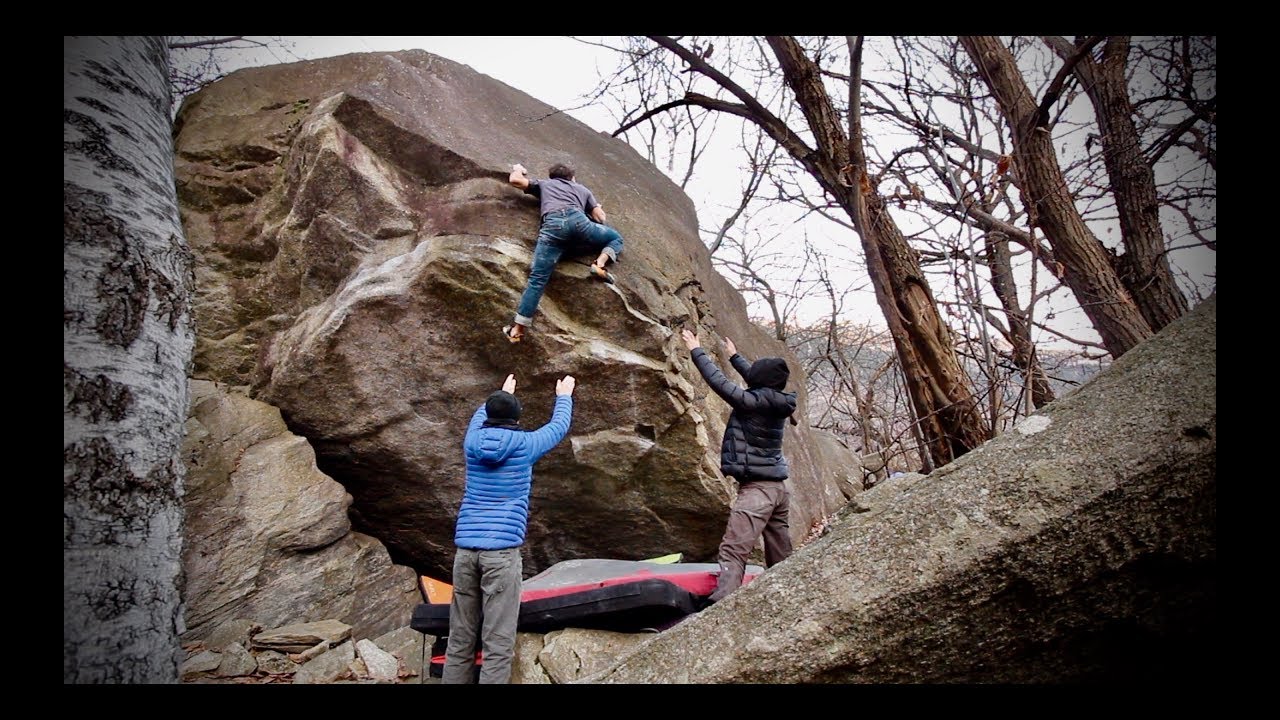 The shield (7b+) - Chironico, Switzerland