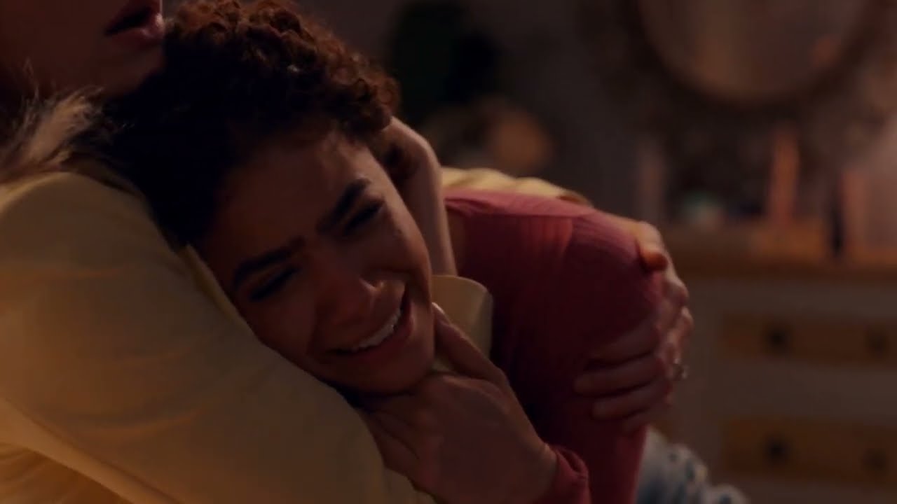 Georgia comforts Ginny after her breakup with Marcus GINNY AND GEORGIA S2 E8