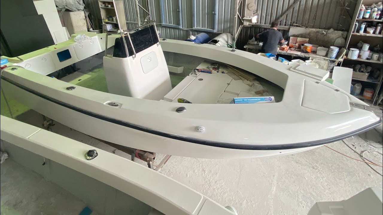 Bonito Boats Australia: Behind the Scenes Look at the 620 Sports Center Console At the Factory