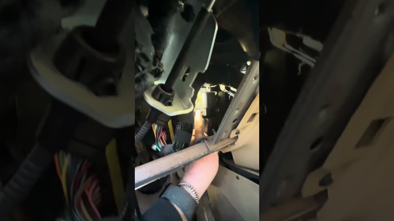 2000 Chrysler Town and Country- Blend door actuator location and replacement 
