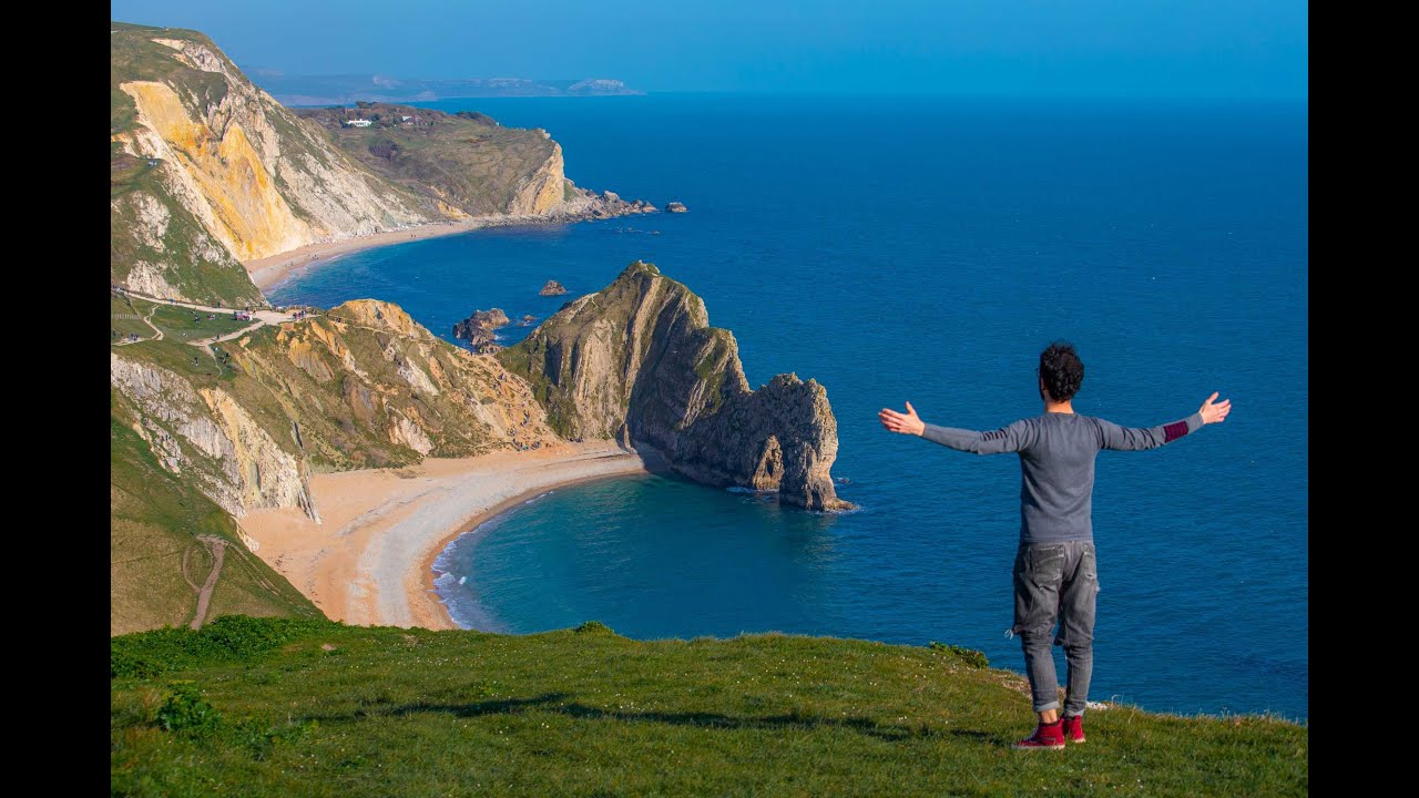 A beautiful walk from Lulworth Cove to Durdle Dur. Dorset
