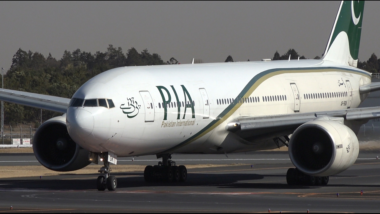 Pakistan International Airlines Boeing 777-200ER AP-BGK Landing at NRT 34R