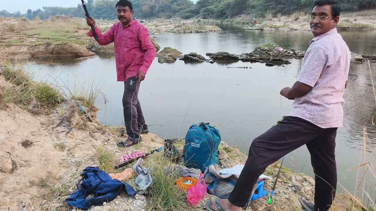 ఫ్రెండ్స్!! BOM FISH పొట్టు పొట్టు పడుతున్నాయి ఈ లొకేషన్ లో 