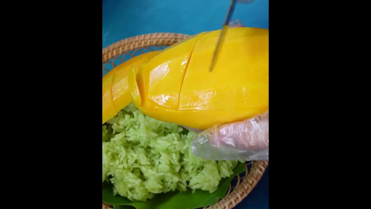 Green and mango sticky rice with super creamy vla #shorts #vla #streetfood #desserts #coldessert